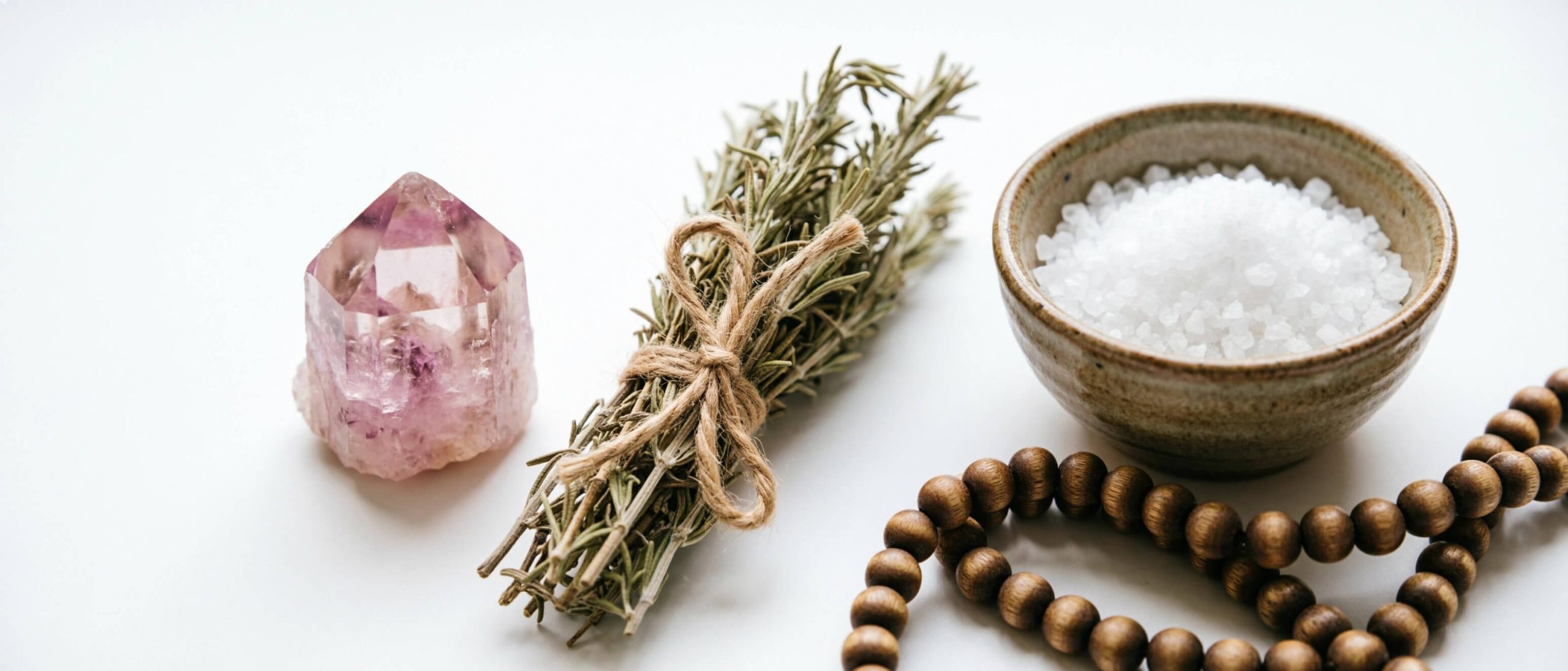 Outils spirituels cristaux citrine encens naturel rituels