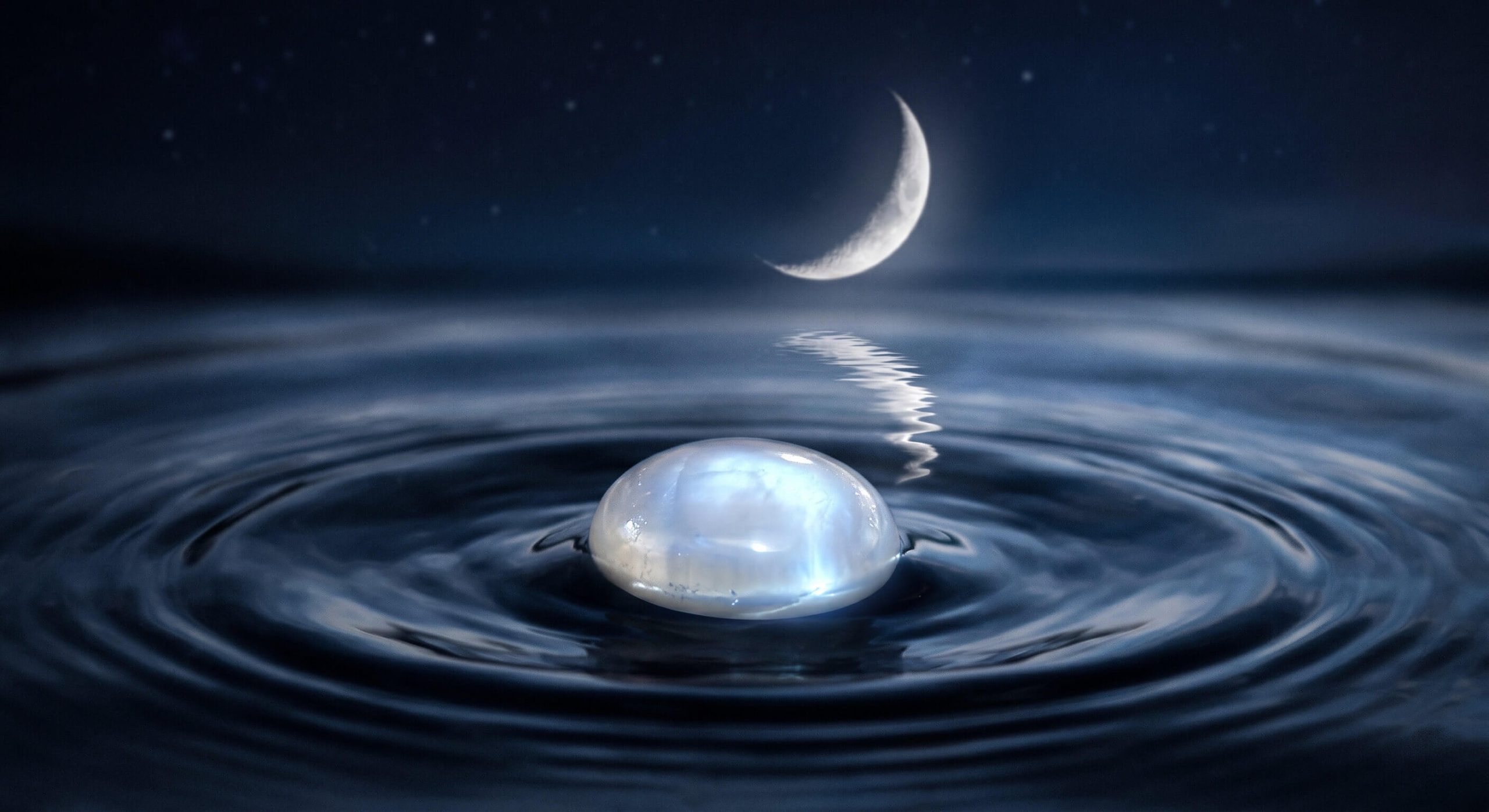 Labradorite ou pierre de lune laquelle choisir guide – pierre de lune cabochon eau calme croissant de lune propriétés émotionnelles intuition lithothérapie